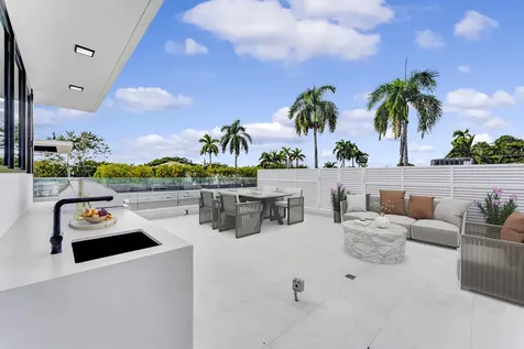 2130 S Miami Avenue Miami FL 33129