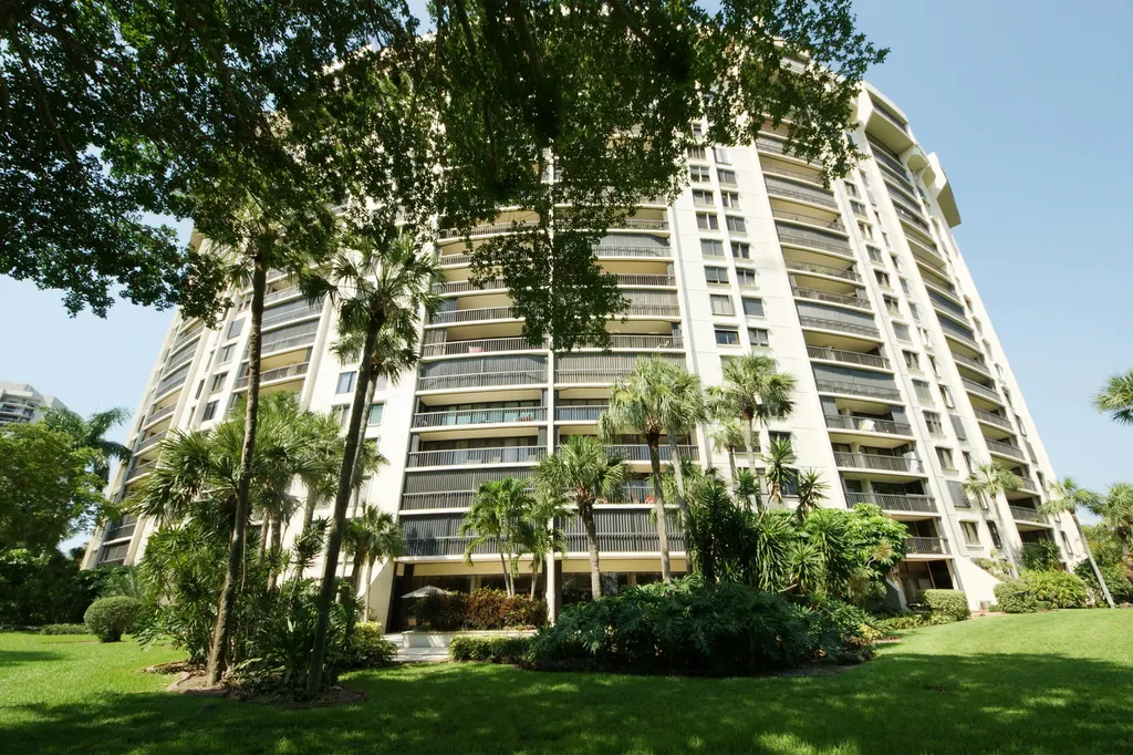 2450 Presidential Way West Palm Beach FL 33401