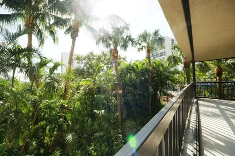 2450 Presidential Way West Palm Beach FL 33401