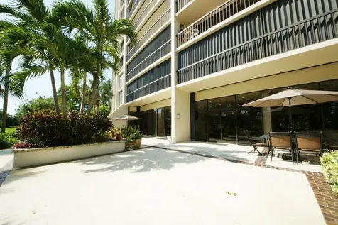 2450 Presidential Way West Palm Beach FL 33401