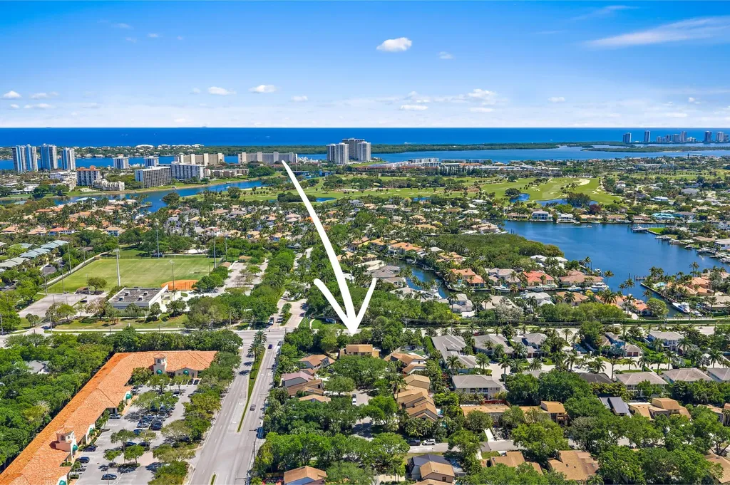 1007 Raintree Lane Palm Beach Gardens FL 33410