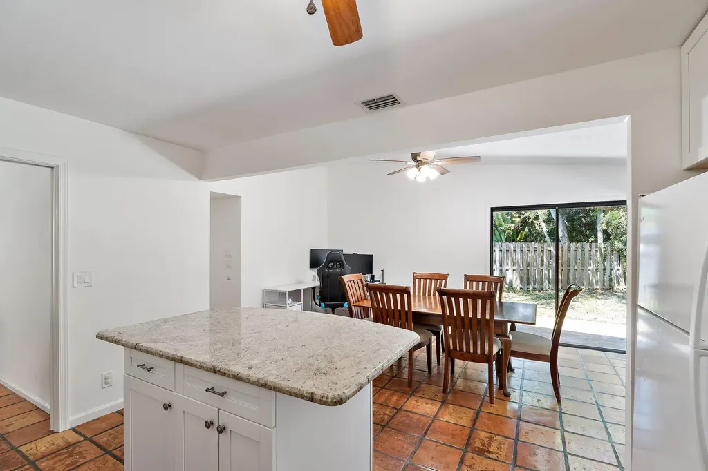 1007 Raintree Lane Palm Beach Gardens FL 33410