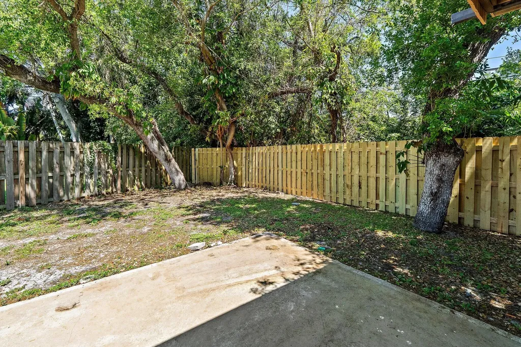1007 Raintree Lane Palm Beach Gardens FL 33410