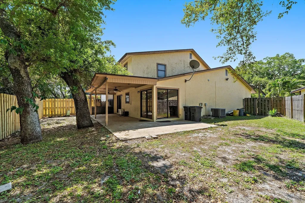 1007 Raintree Lane Palm Beach Gardens FL 33410