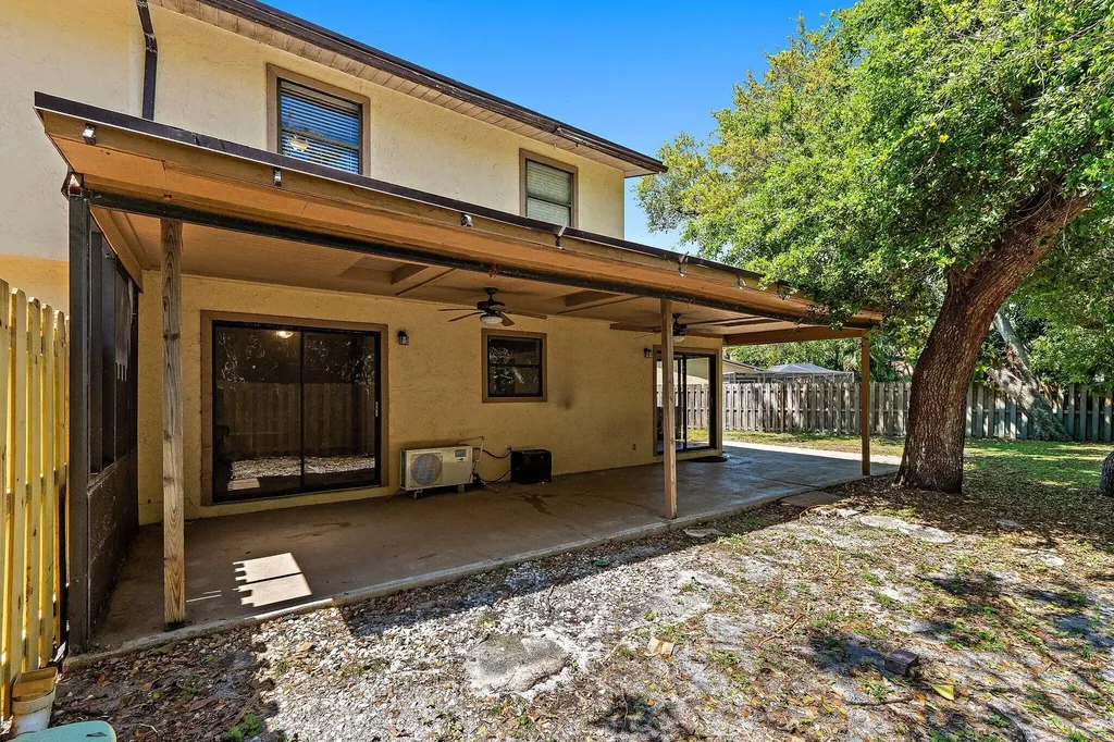 1007 Raintree Lane Palm Beach Gardens FL 33410