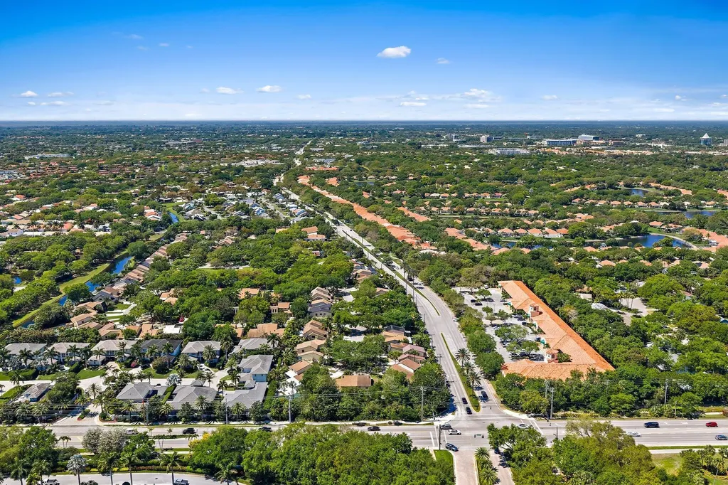 1007 Raintree Lane Palm Beach Gardens FL 33410