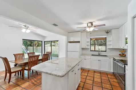 1007 Raintree Lane Palm Beach Gardens FL 33410