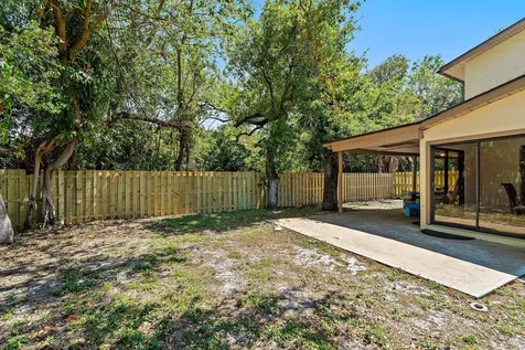 1007 Raintree Lane Palm Beach Gardens FL 33410