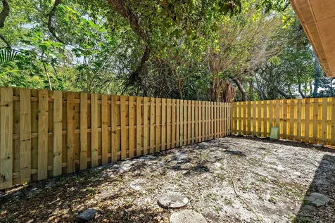 1007 Raintree Lane Palm Beach Gardens FL 33410