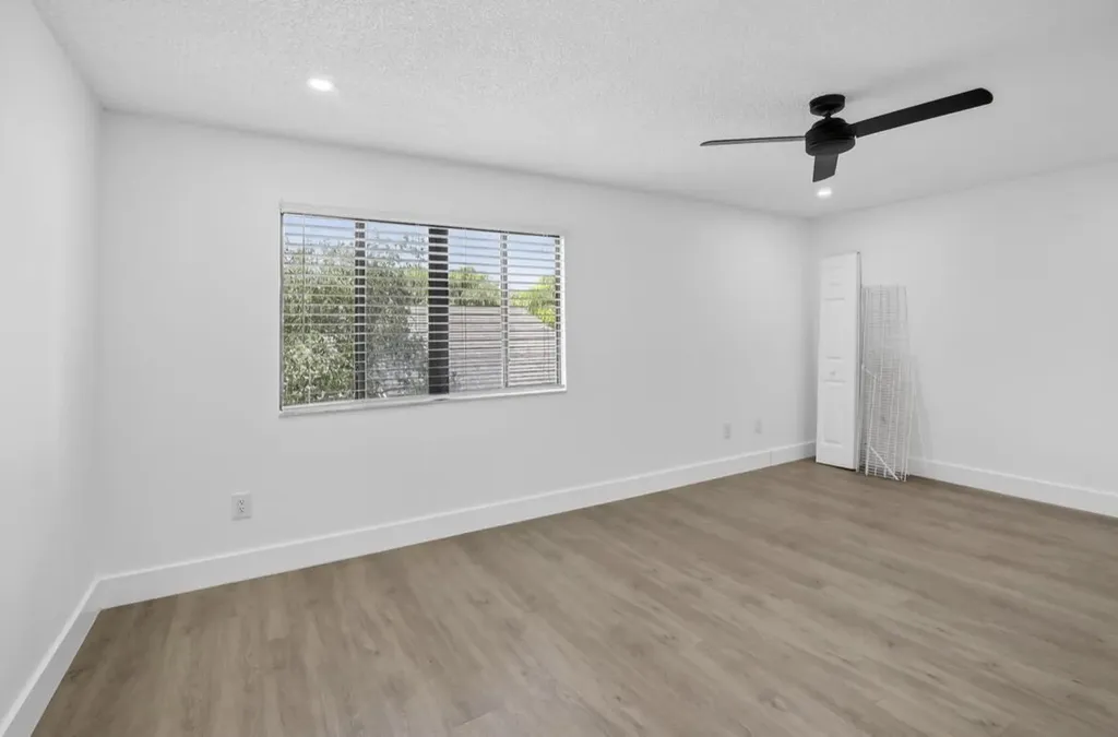 373 NW 94th Terrace Plantation FL 33324