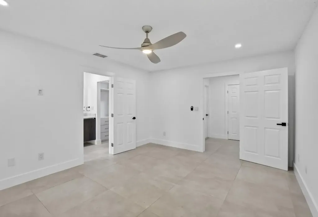 373 NW 94th Terrace Plantation FL 33324
