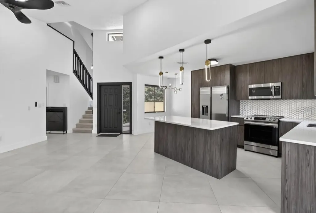 373 NW 94th Terrace Plantation FL 33324