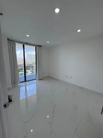 20515 E Country Club Drive Miami FL 33180