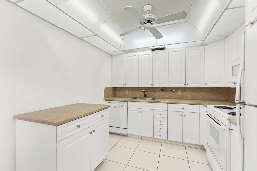 1047 Lincoln C Boca Raton FL 33434