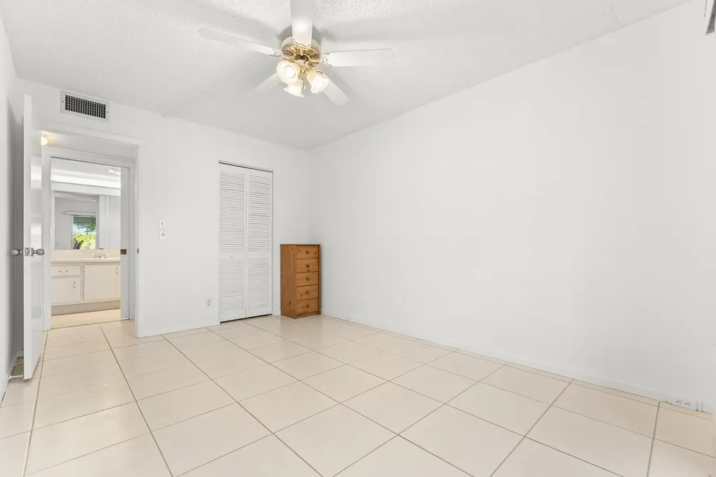 1047 Lincoln C Boca Raton FL 33434