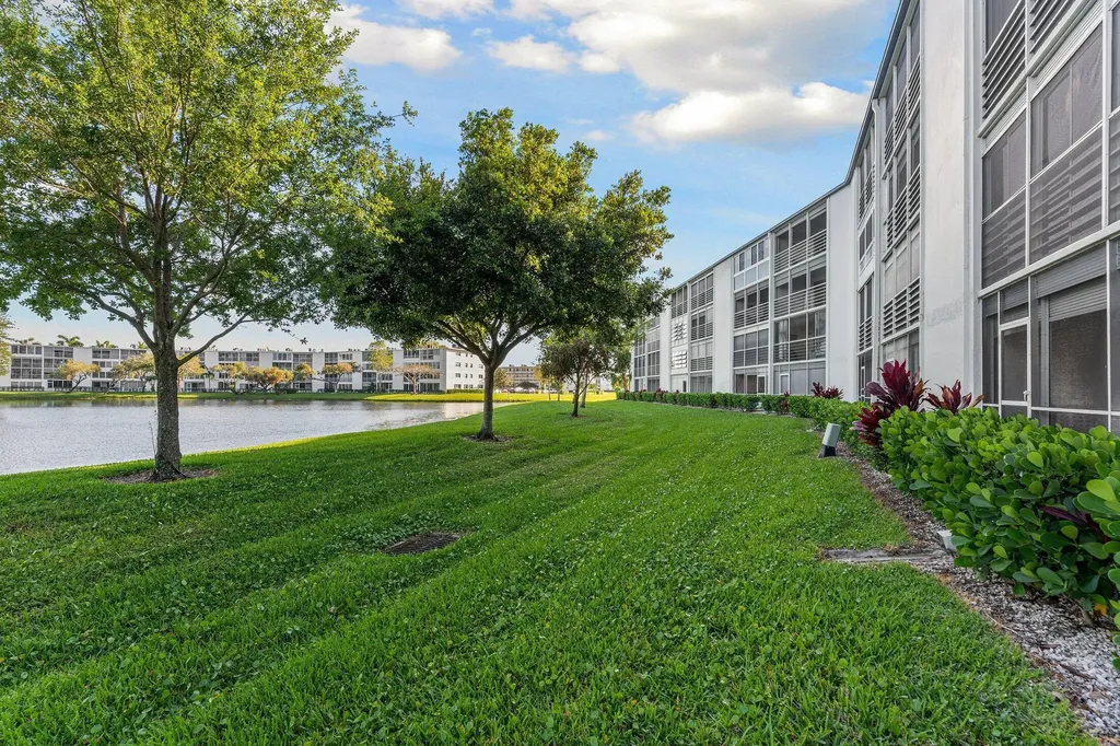 1047 Lincoln C Boca Raton FL 33434