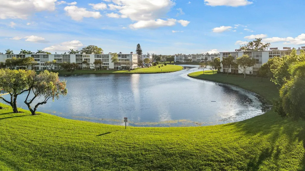 1047 Lincoln C Boca Raton FL 33434