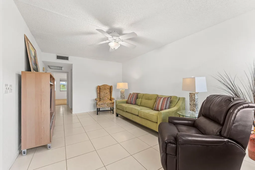 1047 Lincoln C Boca Raton FL 33434