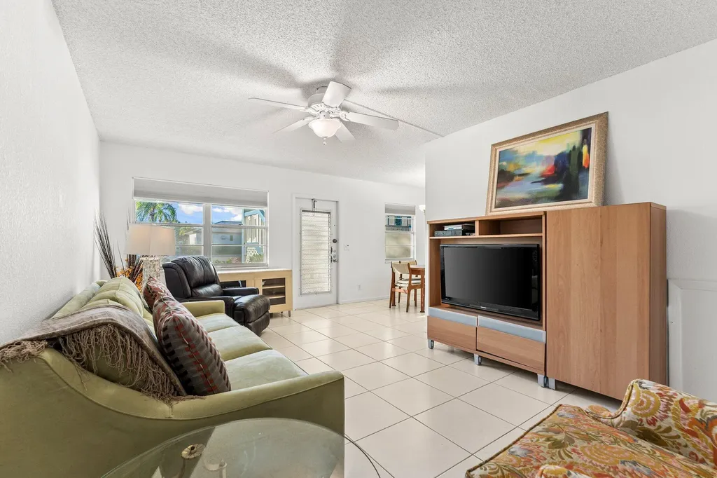 1047 Lincoln C Boca Raton FL 33434