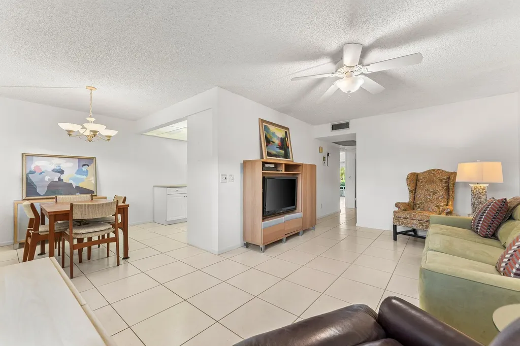 1047 Lincoln C Boca Raton FL 33434