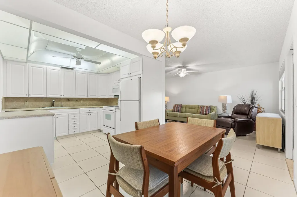 1047 Lincoln C Boca Raton FL 33434