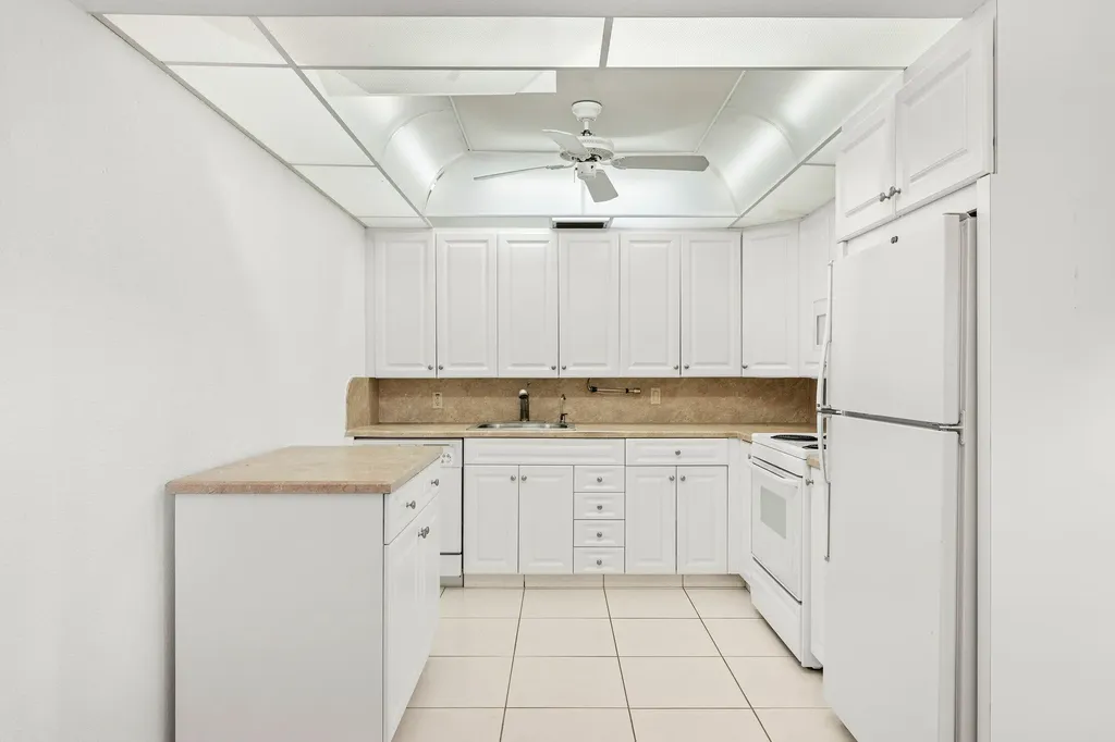 1047 Lincoln C Boca Raton FL 33434