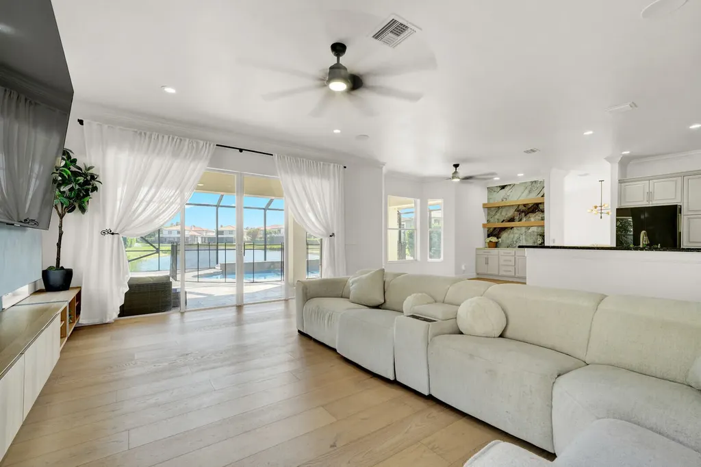 8685 Cobblestone Point Circle Boynton Beach FL 33472