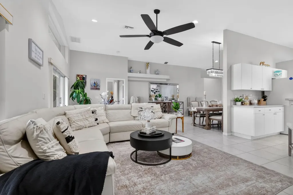 7207 Modena Drive Boynton Beach FL 33437