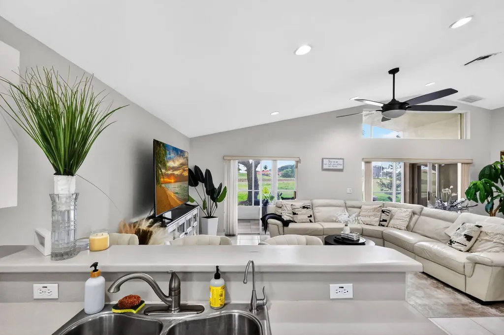 7207 Modena Drive Boynton Beach FL 33437