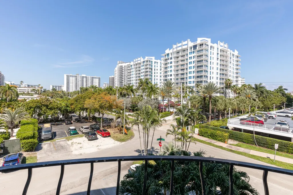 3250 NE 28th Street Fort Lauderdale FL 33308
