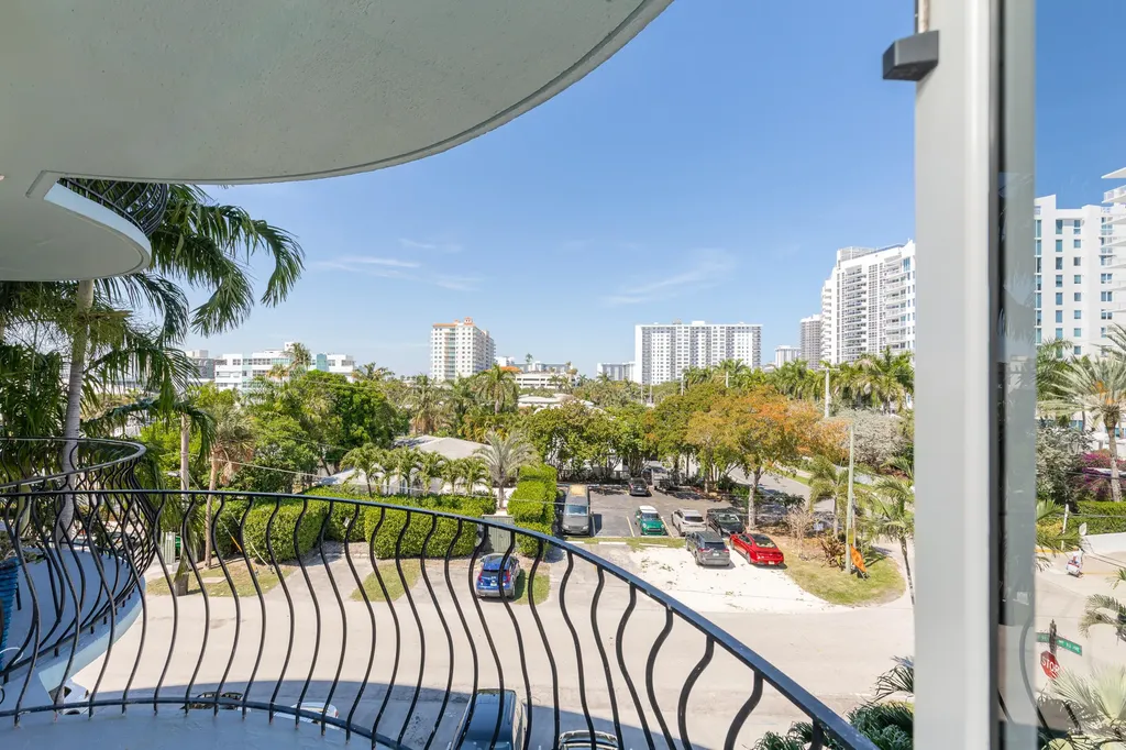 3250 NE 28th Street Fort Lauderdale FL 33308
