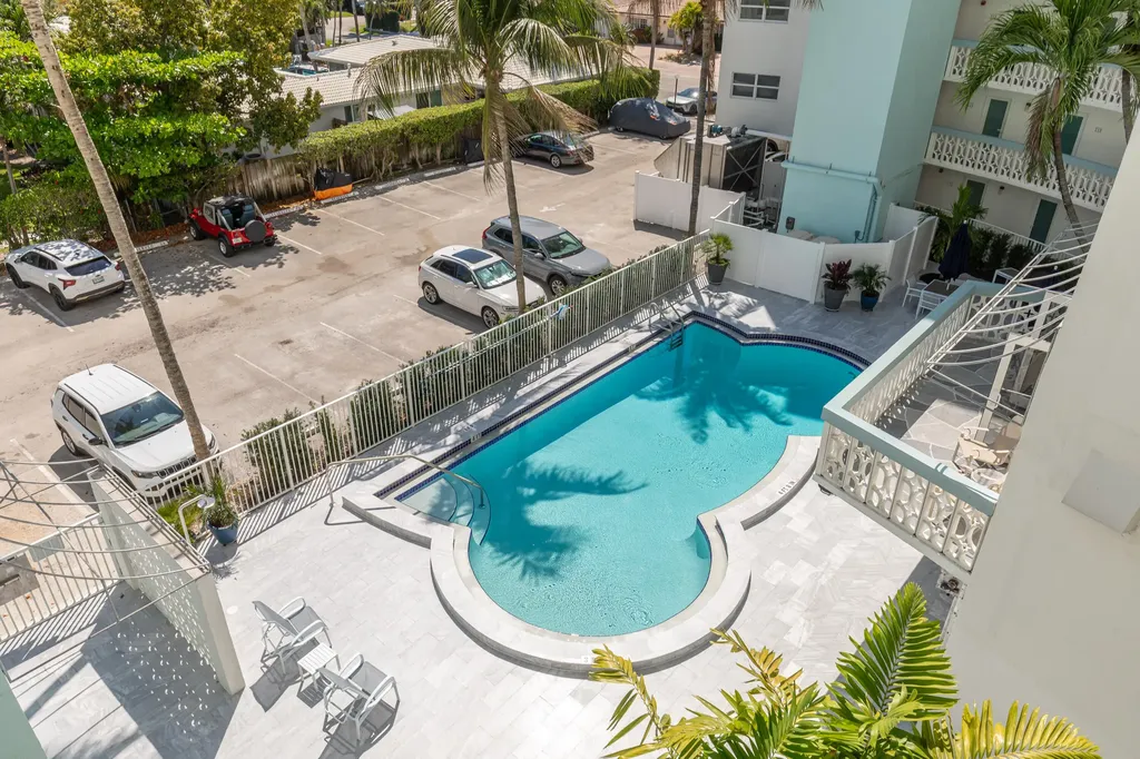 3250 NE 28th Street Fort Lauderdale FL 33308