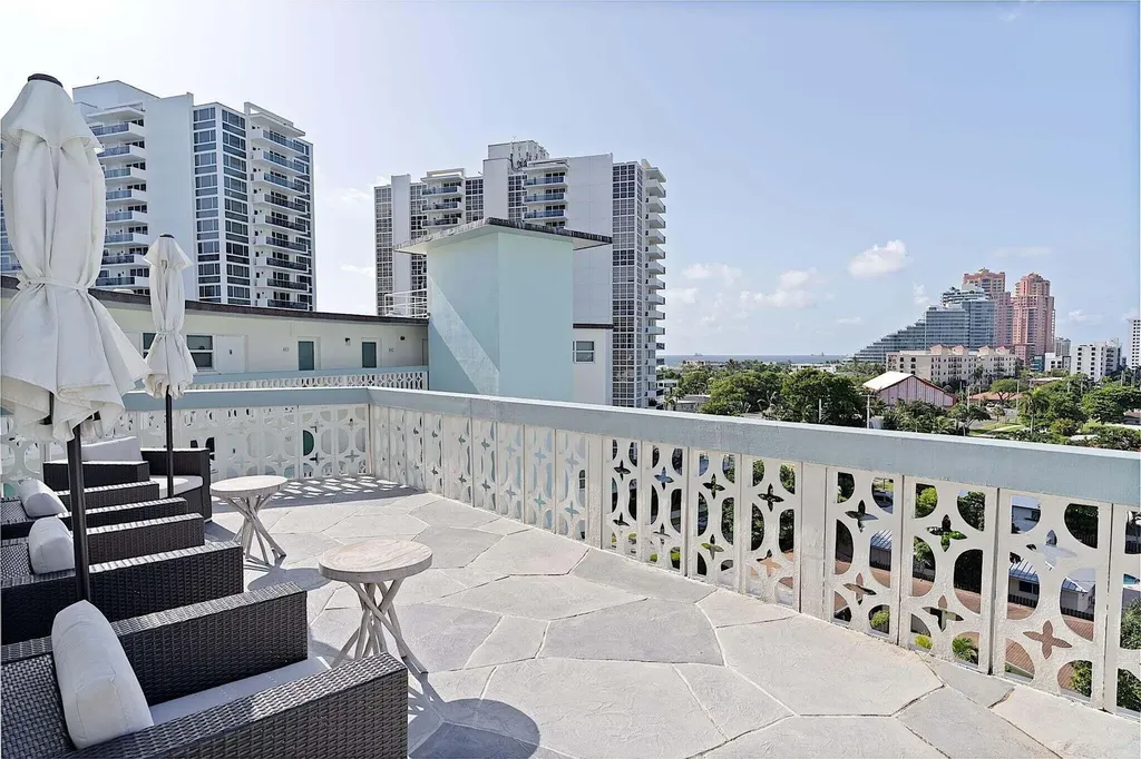 3250 NE 28th Street Fort Lauderdale FL 33308