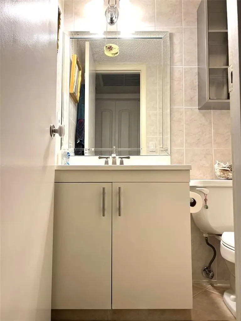 2057 Cambridge C Deerfield Beach FL 33442