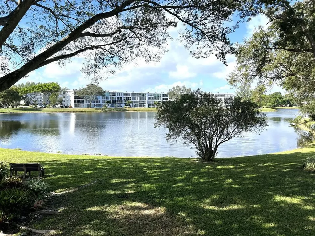 2057 Cambridge C Deerfield Beach FL 33442