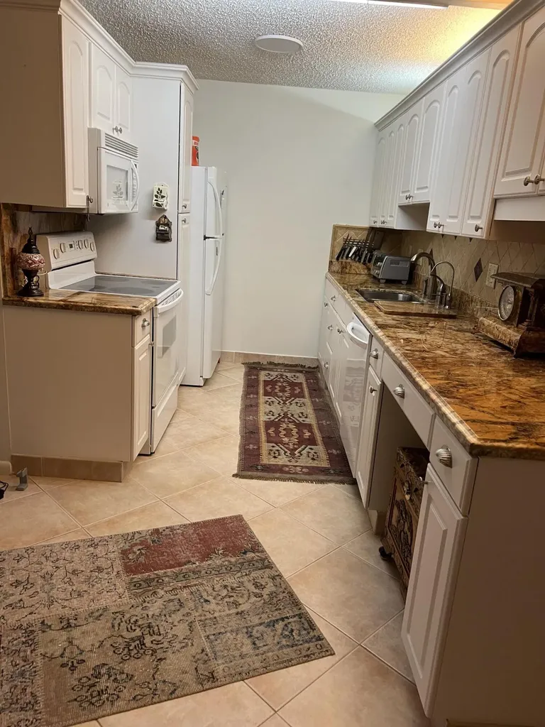 2057 Cambridge C Deerfield Beach FL 33442