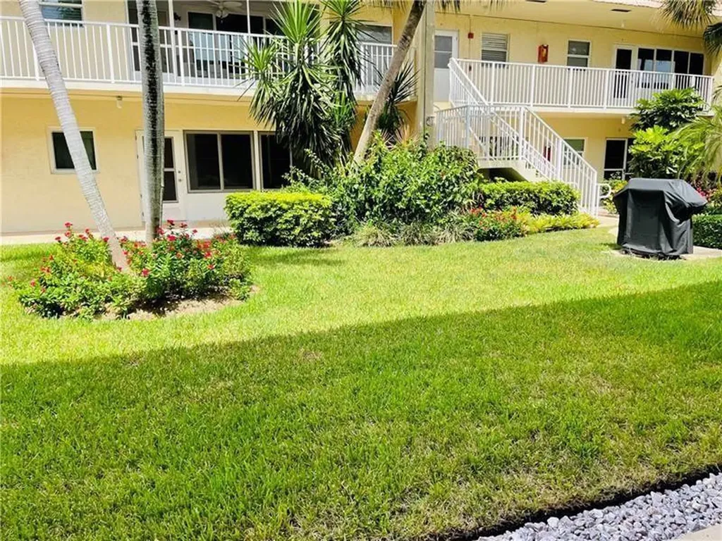 624 Snug Harbor Drive Boynton Beach FL 33435