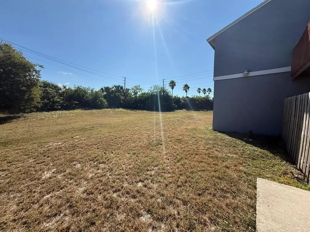 24 Crossings Circle Boynton Beach FL 33435