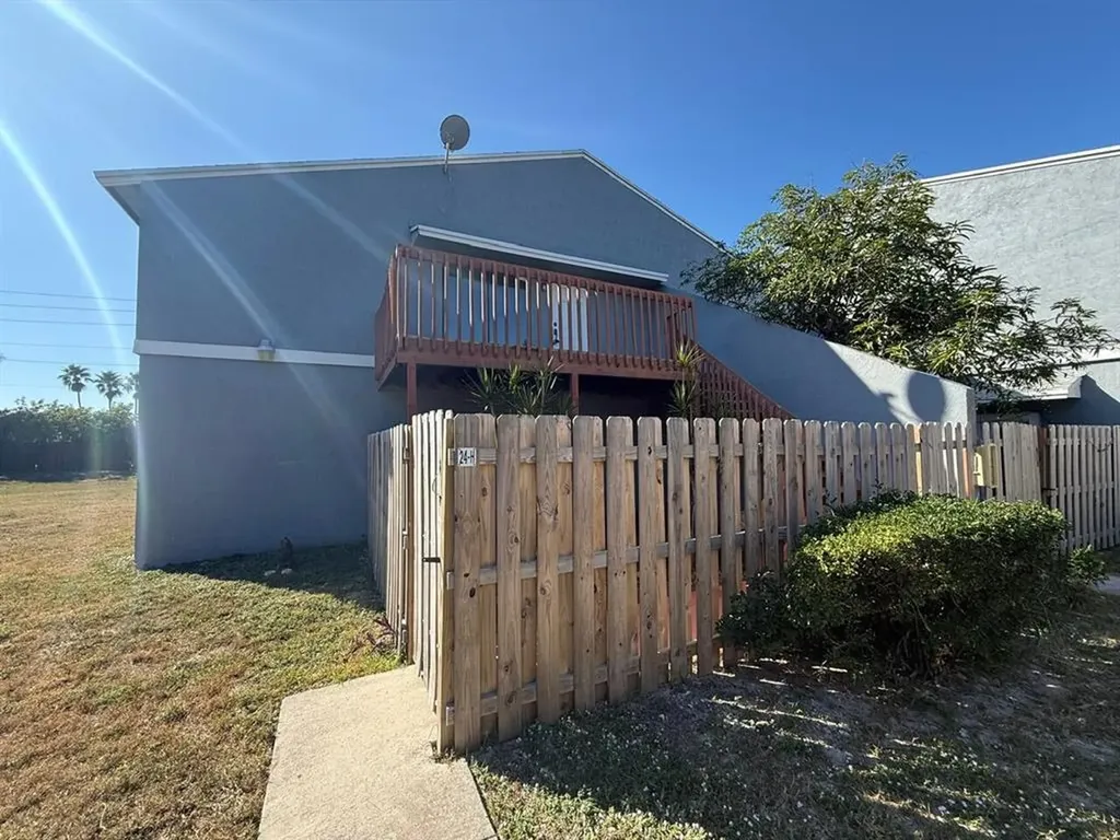 24 Crossings Circle Boynton Beach FL 33435