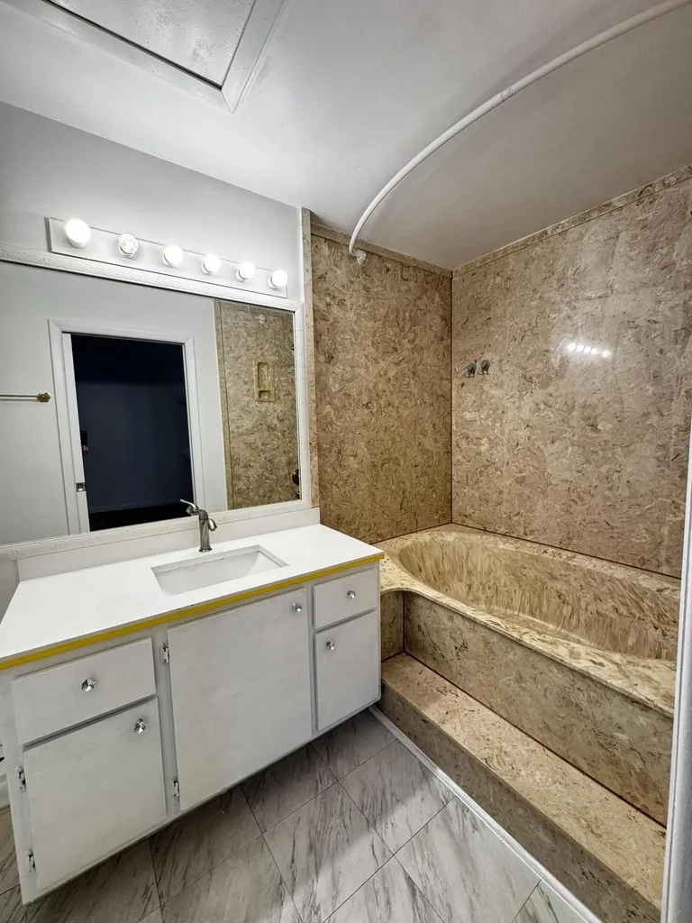 24 Crossings Circle Boynton Beach FL 33435