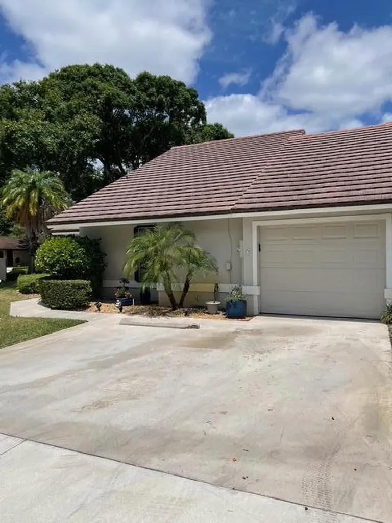 800 Kintyre Court Palm Beach Gardens FL 33418