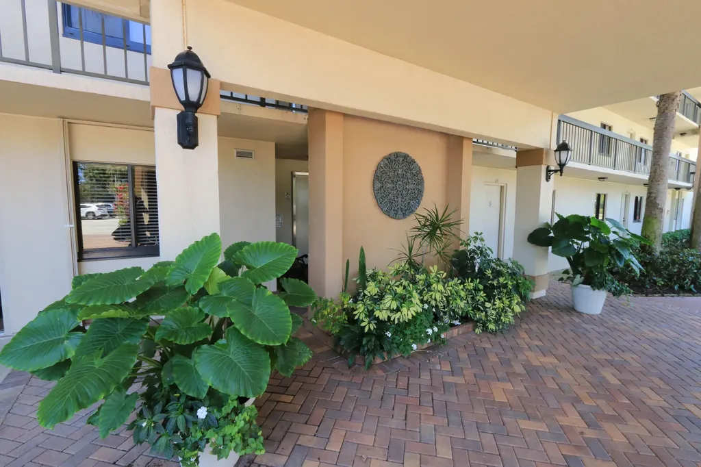 1501 Marina Isle Way Jupiter FL 33477