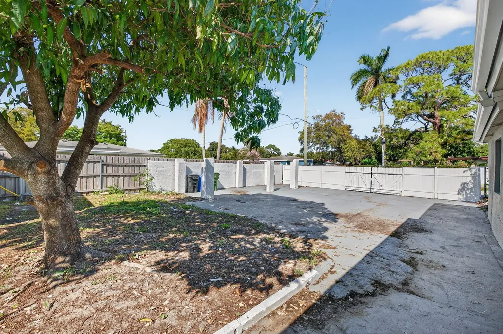 2849 SW 10th Street Fort Lauderdale FL 33312