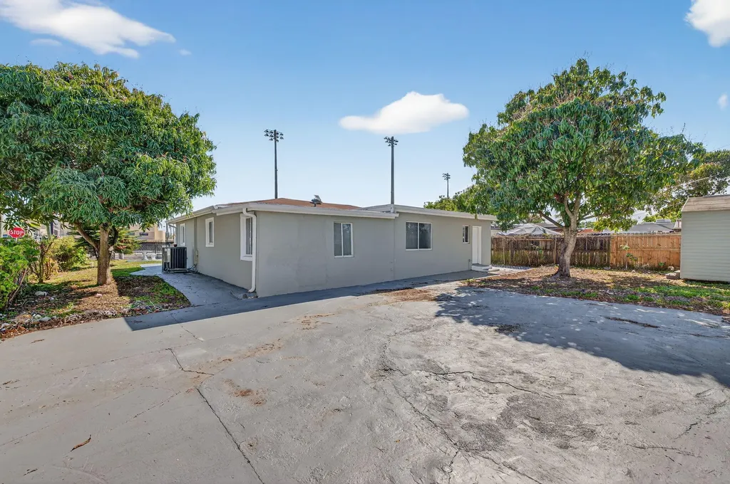2849 SW 10th Street Fort Lauderdale FL 33312