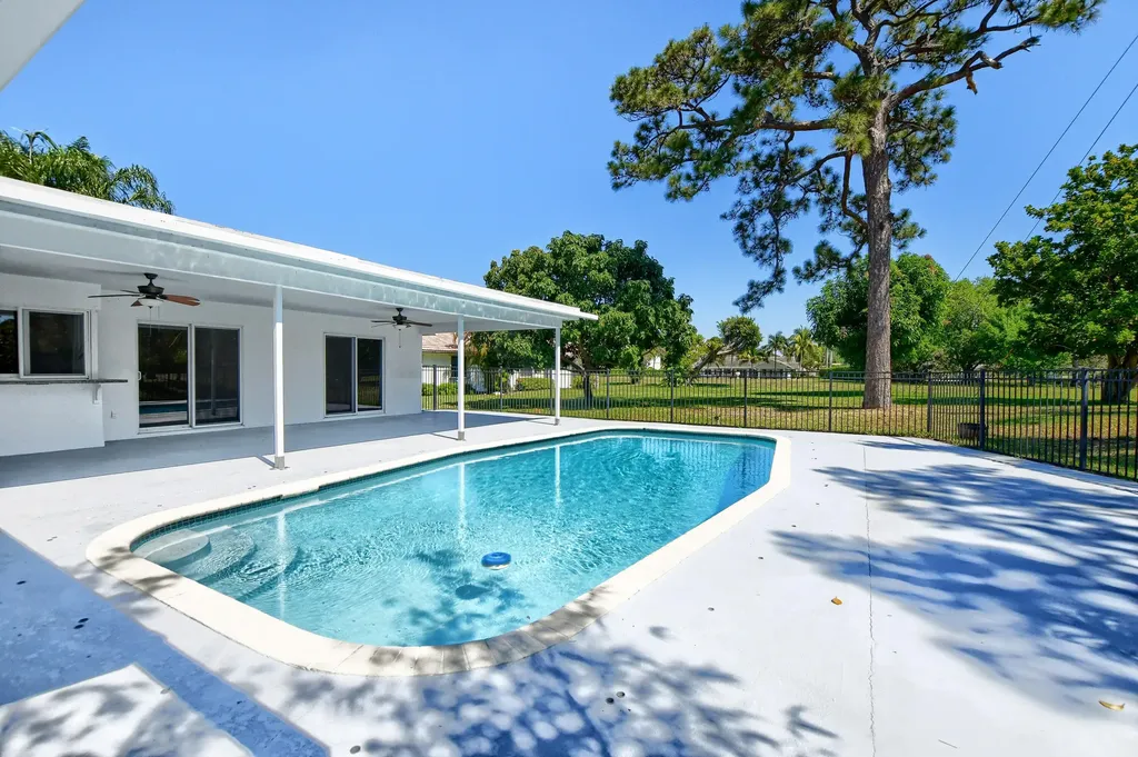 2334 Timbercreek Circle NW Boca Raton FL 33431