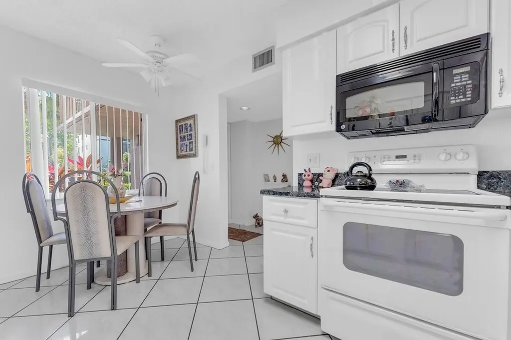 7301 Amberly Lane Delray Beach FL 33446
