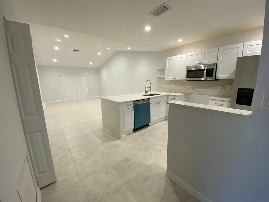 9973 Three Lakes Circle Boca Raton FL 33428