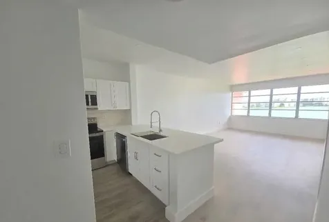 18555 NE 14th Avenue Miami FL 33179