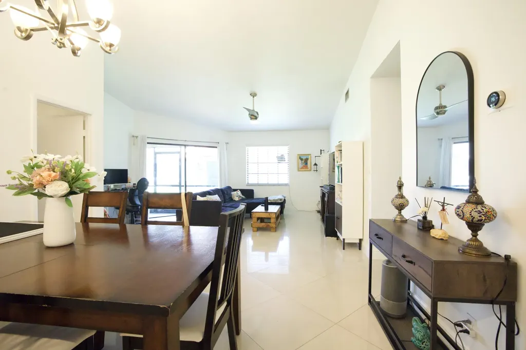 8989 W Sunrise Boulevard Plantation FL 33322