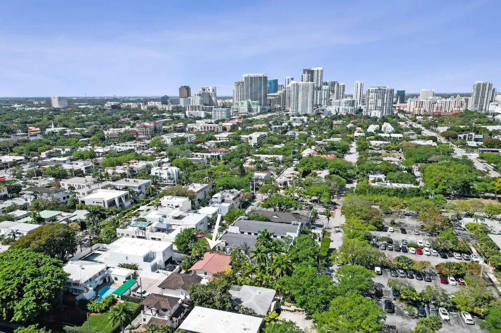 1520 SE 1st Street Fort Lauderdale FL 33301